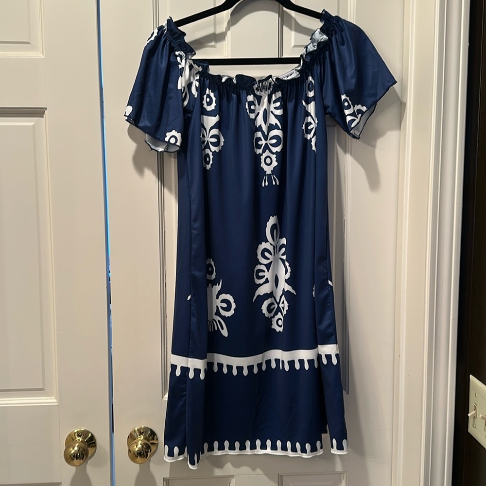 Fun light dress - perfect beachwear or pool or brunch - large